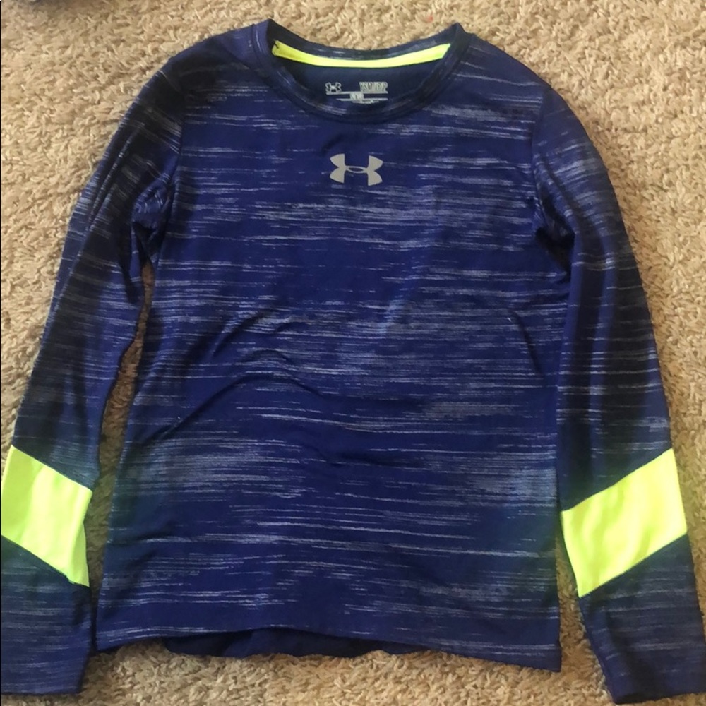 Girls under armour shirt